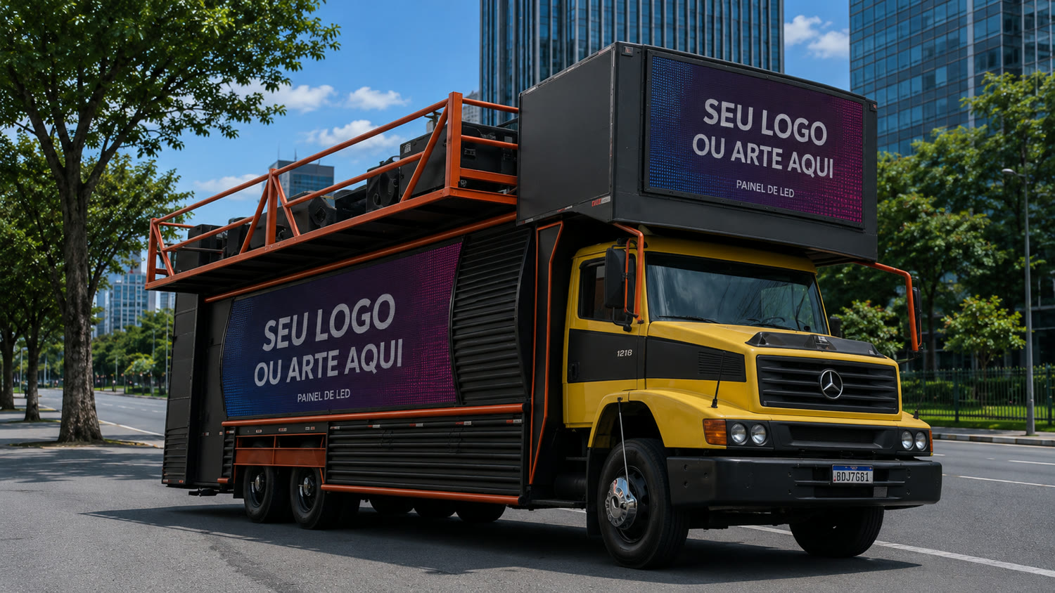 Trio elétrico com painel de LED mostrando seu logo ou arte